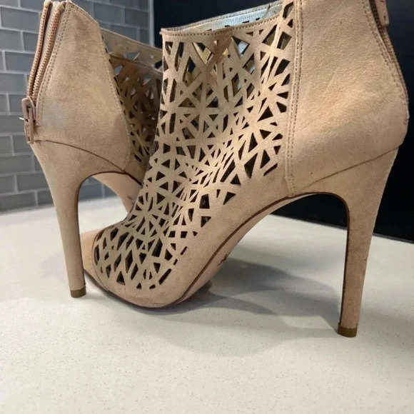 BCBGeneration Beige Cutout Ankle Boots Size 10 - Picture 3 of 10